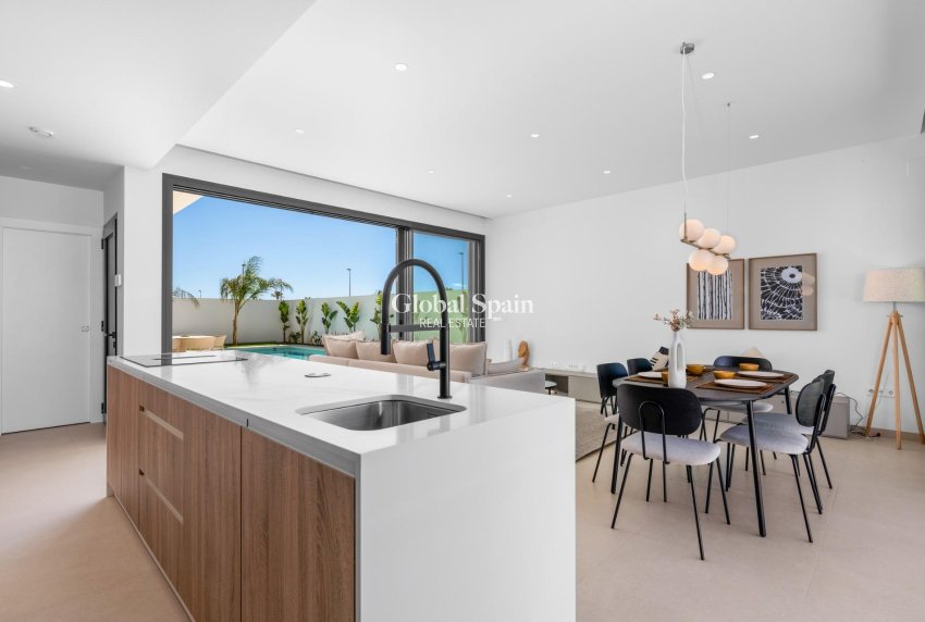 Neubau - VILLA -
SAN JAVIER - Parque del doce