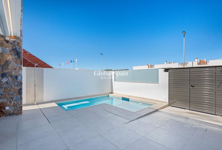 Neubau - VILLA -
SAN JAVIER - Parque del doce