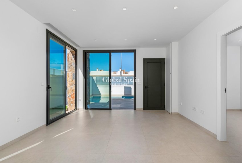 Neubau - VILLA -
SAN JAVIER - Parque del doce