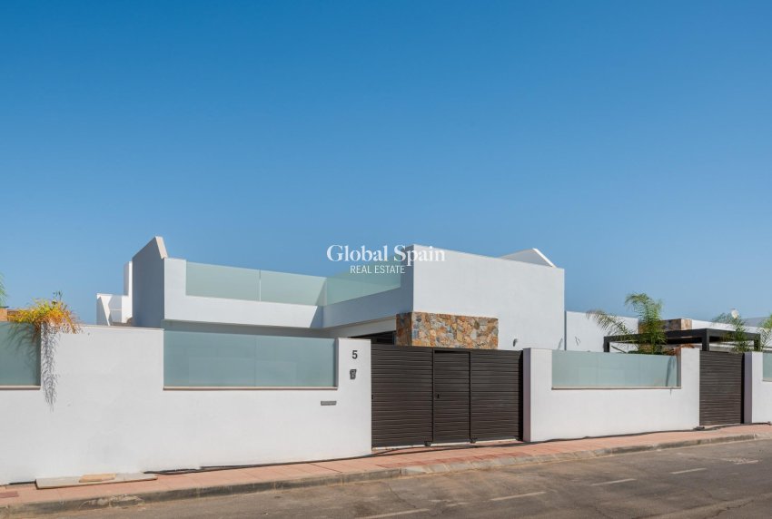 Neubau - VILLA -
SAN JAVIER - Parque del doce