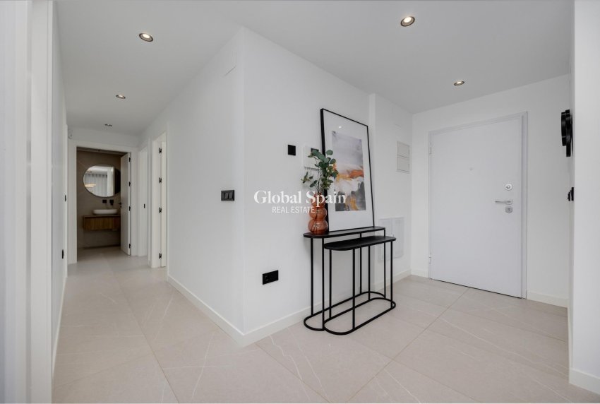 Neubau - VILLA -
TORREVIEJA - Sector 25