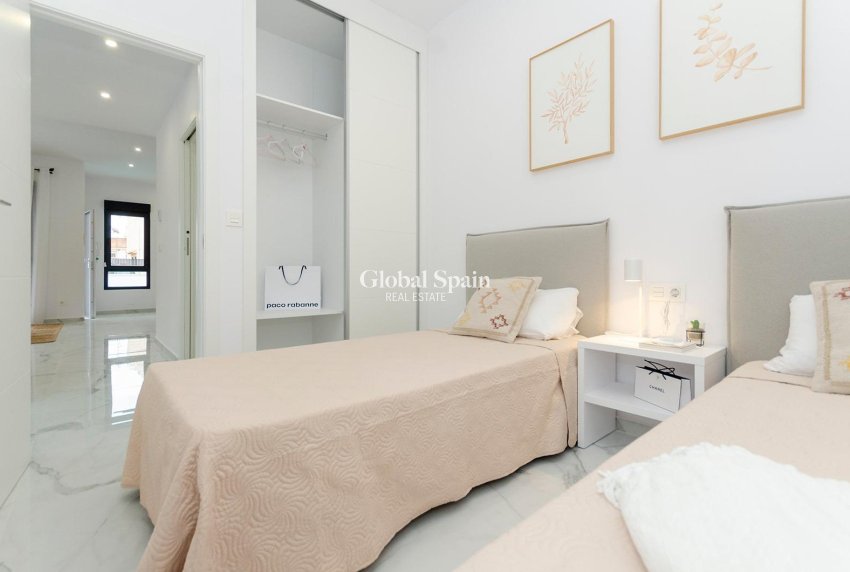 Neubau - VILLA -
TORREVIEJA - Torretas