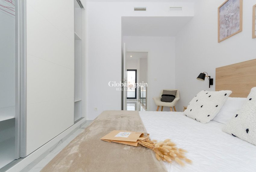 Neubau - VILLA -
TORREVIEJA - Torretas