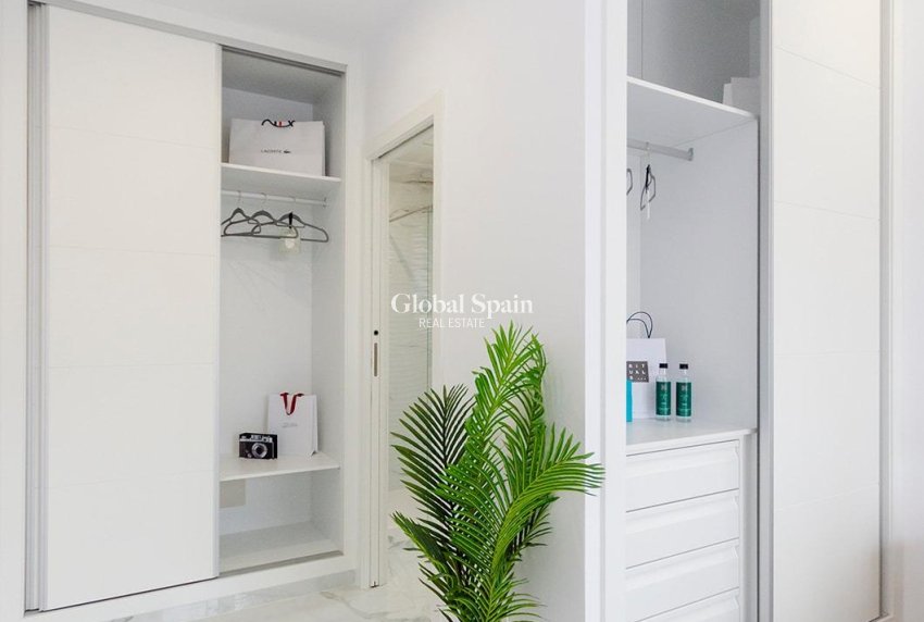 Neubau - VILLA -
TORREVIEJA - Torretas