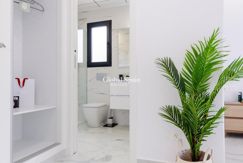 Neubau - VILLA -
TORREVIEJA - Torretas