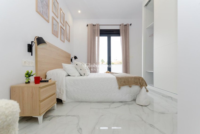 Neubau - VILLA -
TORREVIEJA - Torretas