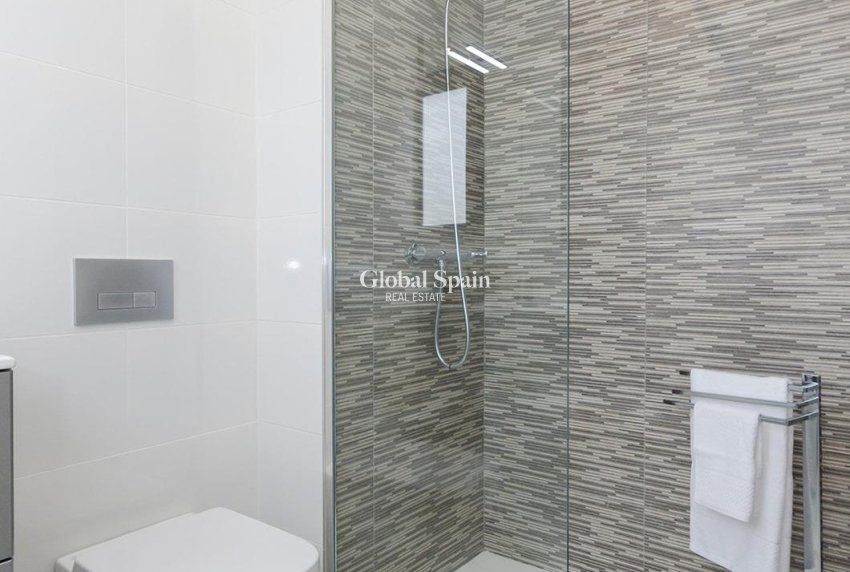 Neubau - VILLA -
TORREVIEJA - Torretas