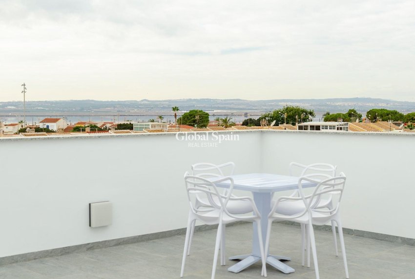 Neubau - VILLA -
TORREVIEJA - Torretas