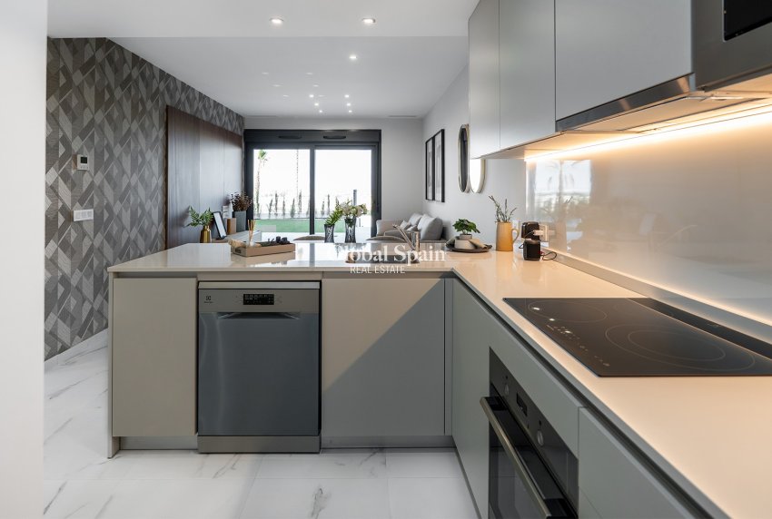 Neubau - VILLA -
TORREVIEJA