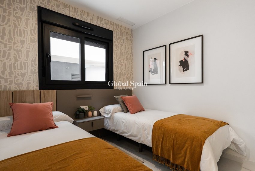 Neubau - VILLA -
TORREVIEJA