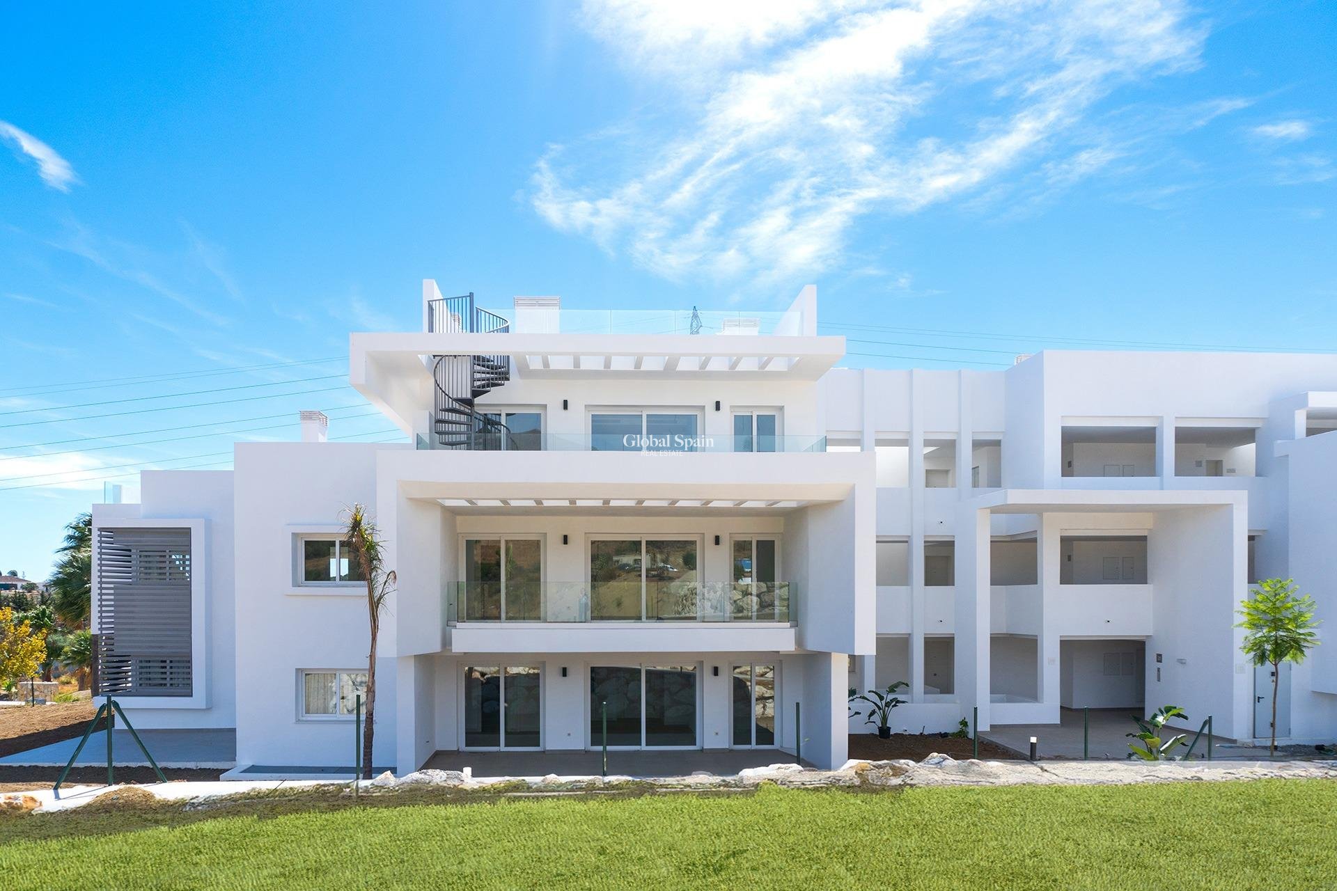 Neubau - WOHNUNG -
CASARES - Camarate