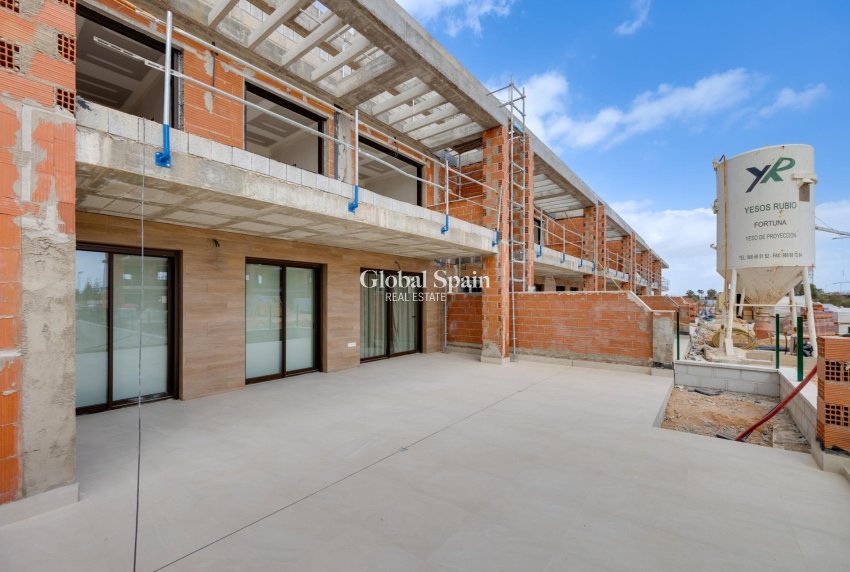 Neubau - WOHNUNG -
LOS ALCÁZARES