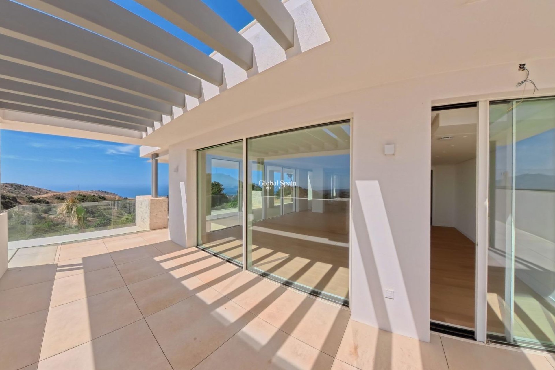 Neubau - WOHNUNG -
OJÉN - El Soto De Marbella