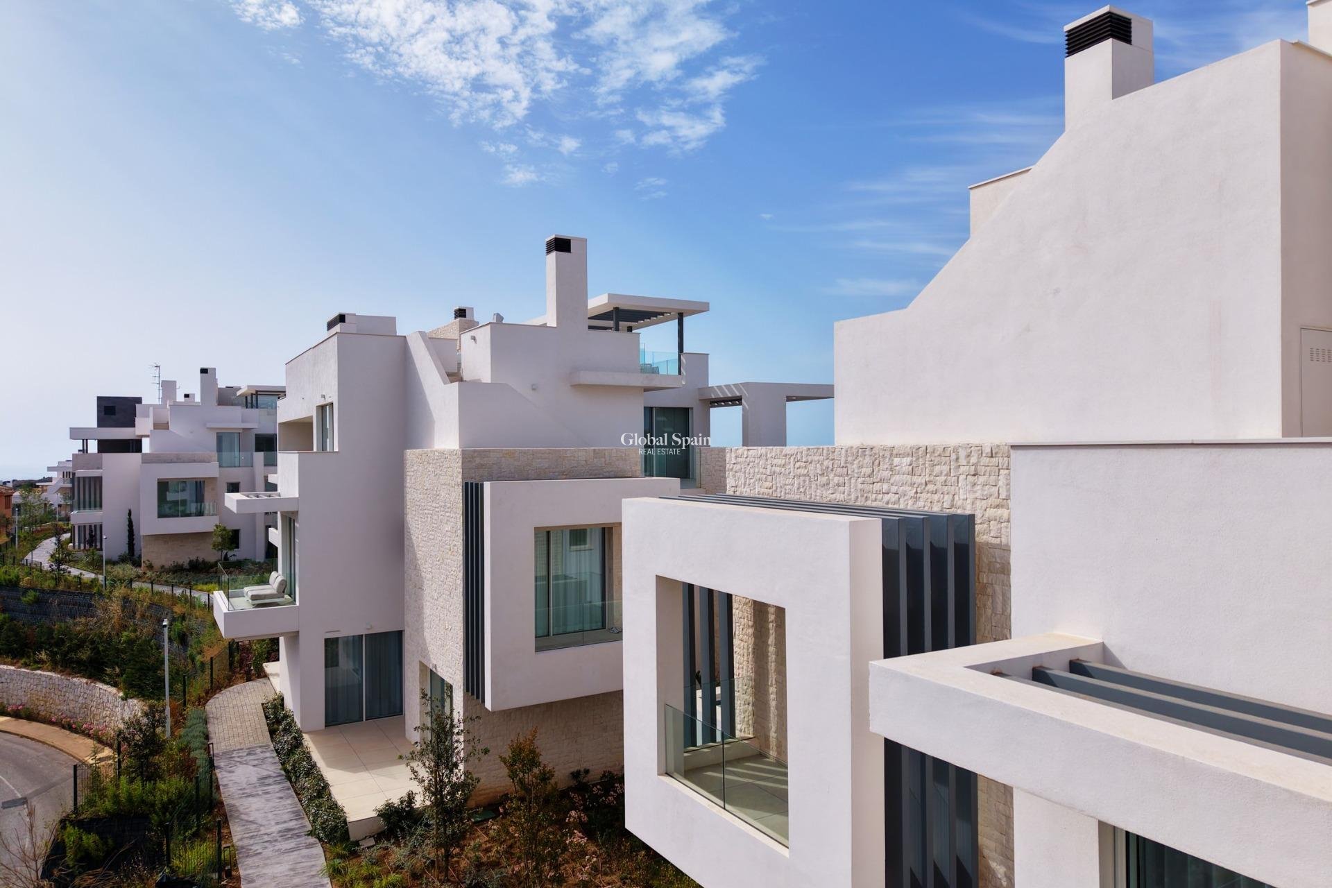 Neubau - WOHNUNG -
OJÉN - El Soto De Marbella