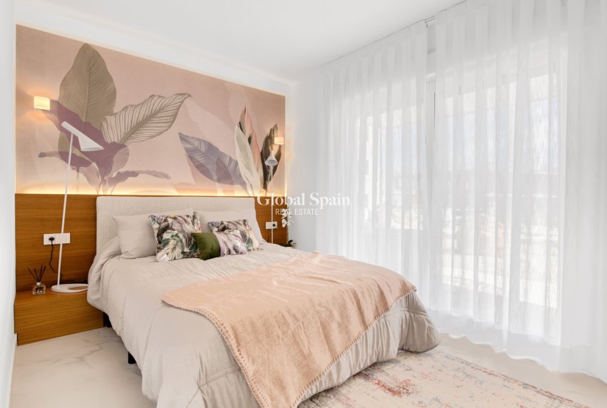 Neubau - WOHNUNG -
TORREVIEJA - Punta Prima