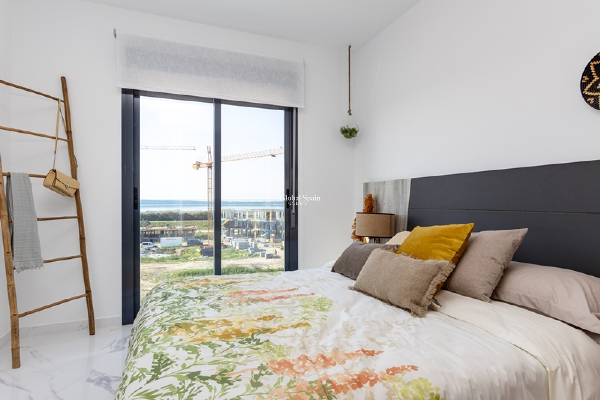 New Build - APARTMENT -
EL RASO