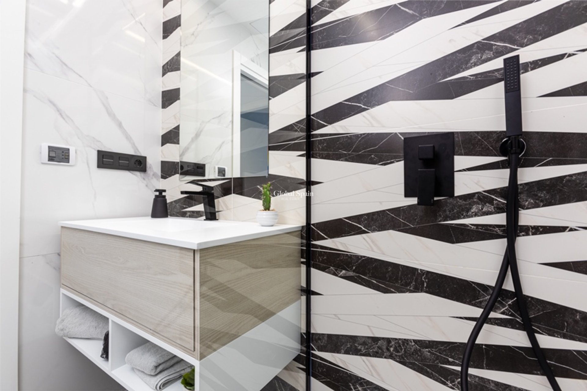 New Build - APARTMENT -
EL RASO