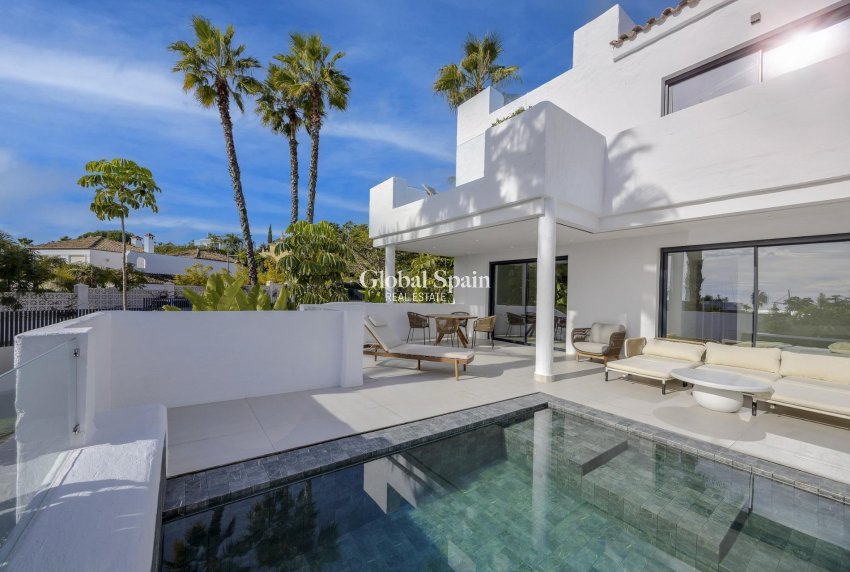 New Build - APARTMENT -
ESTEPONA - El Paraíso