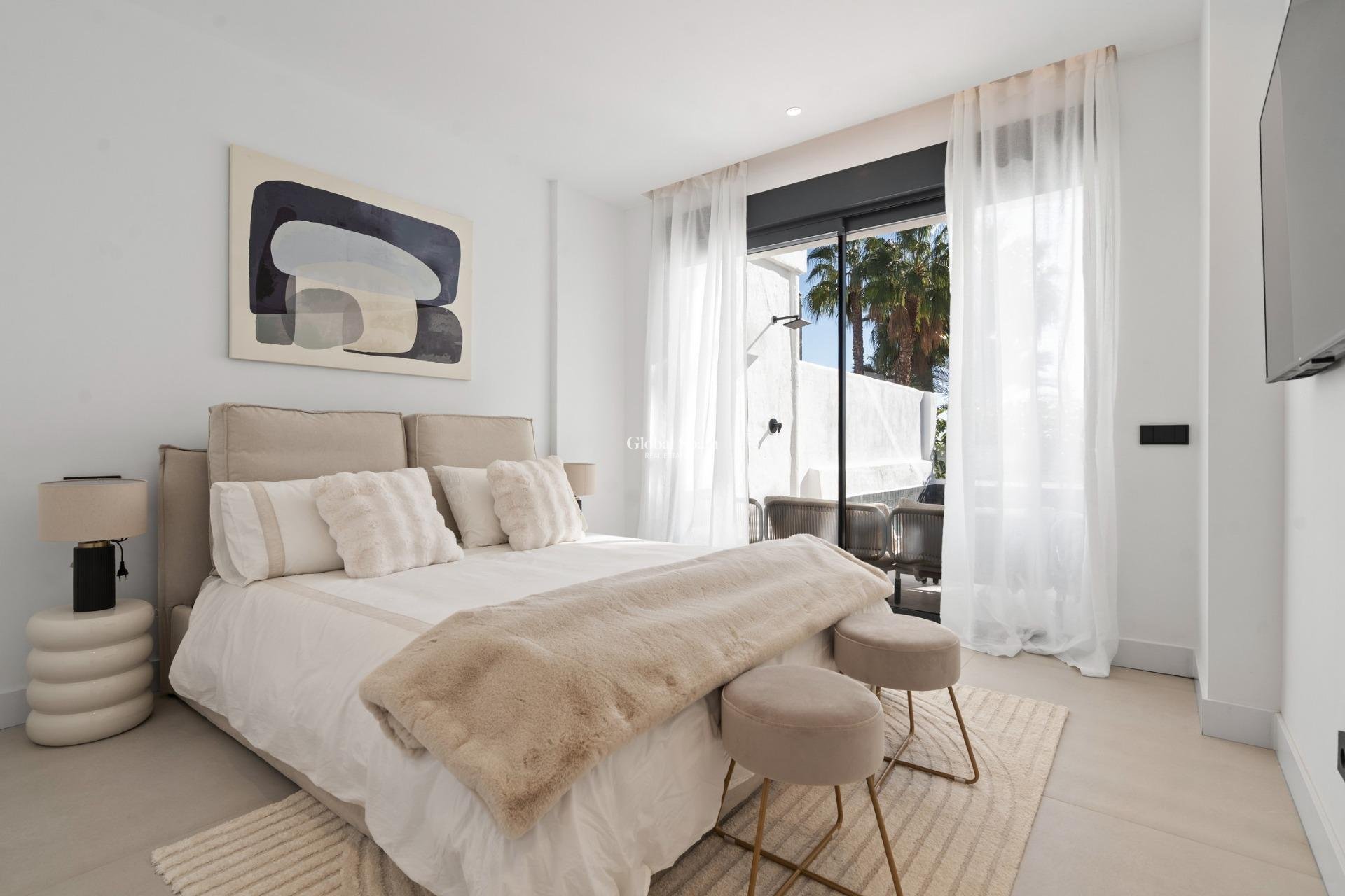 New Build - APARTMENT -
ESTEPONA - El Paraíso