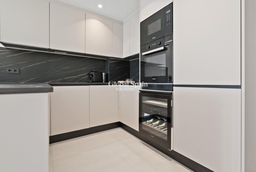 New Build - APARTMENT -
ESTEPONA - El Paraíso