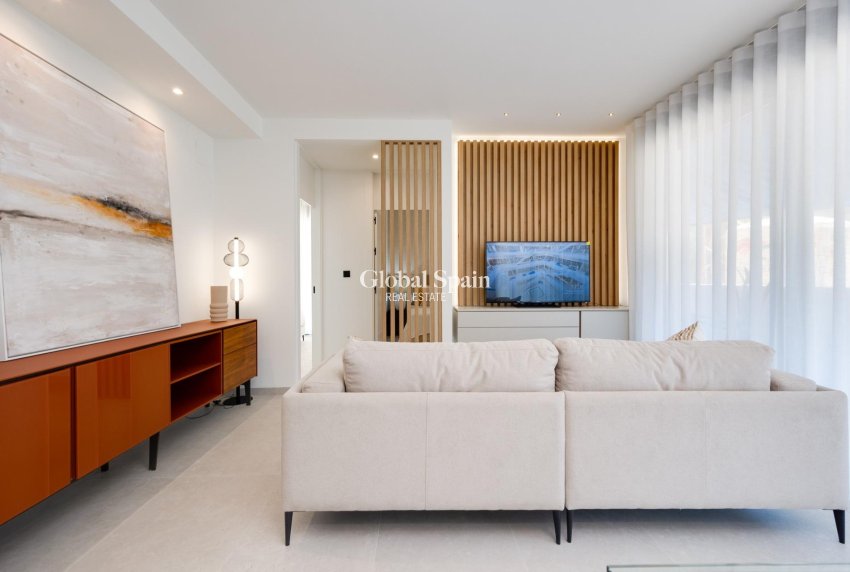 New Build - APARTMENT -
GUARDAMAR DEL SEGURA - Avda del Puerto