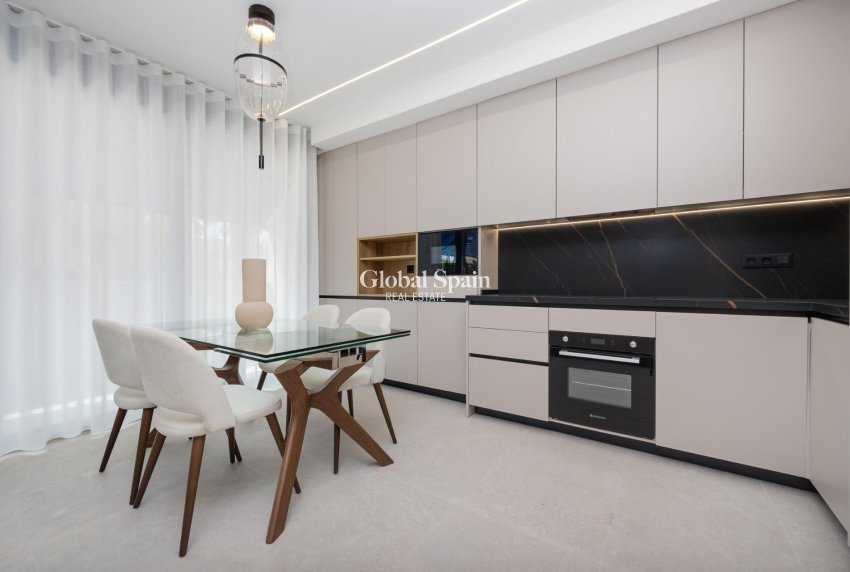 New Build - APARTMENT -
GUARDAMAR DEL SEGURA - Avda del Puerto