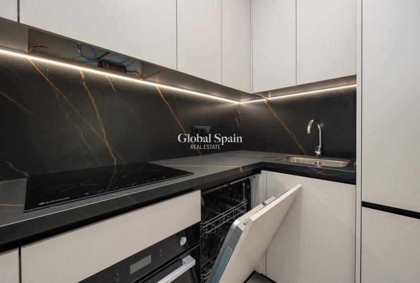 New Build - APARTMENT -
GUARDAMAR DEL SEGURA - Avda del Puerto