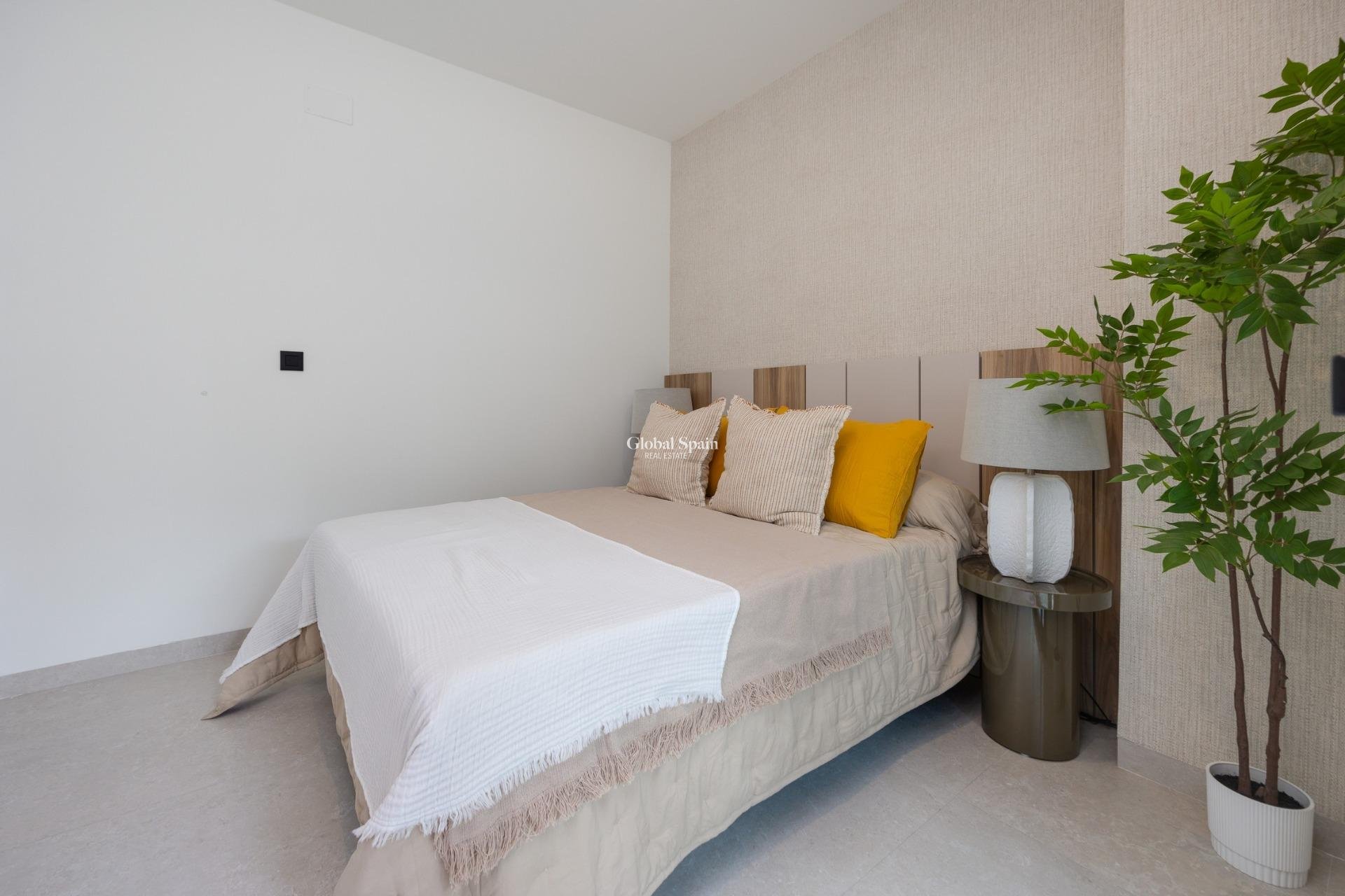 New Build - APARTMENT -
GUARDAMAR DEL SEGURA - Avda del Puerto