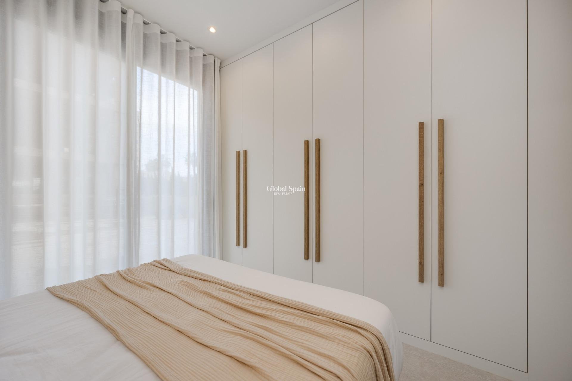 New Build - APARTMENT -
GUARDAMAR DEL SEGURA - Avda del Puerto