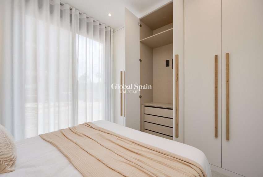 New Build - APARTMENT -
GUARDAMAR DEL SEGURA - Avda del Puerto