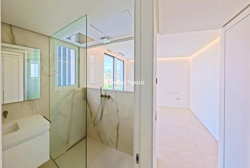 New Build - APARTMENT -
OJÉN - El Soto De Marbella