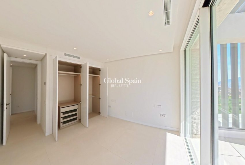 New Build - APARTMENT -
OJÉN - El Soto De Marbella