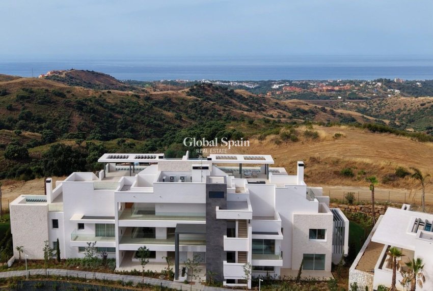 New Build - APARTMENT -
OJÉN - El Soto De Marbella