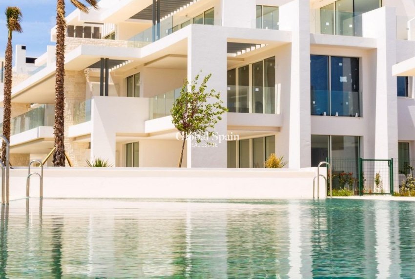 New Build - APARTMENT -
OJÉN - El Soto De Marbella