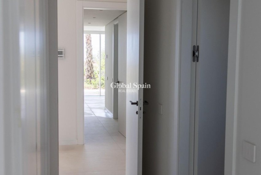 New Build - APARTMENT -
OJÉN - El Soto De Marbella