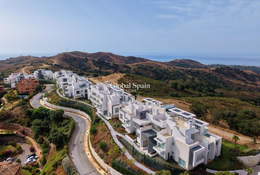 New Build - APARTMENT -
OJÉN - El Soto De Marbella