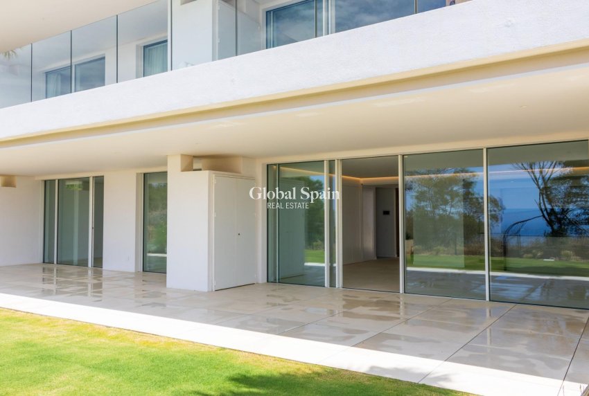 New Build - APARTMENT -
OJÉN - El Soto De Marbella