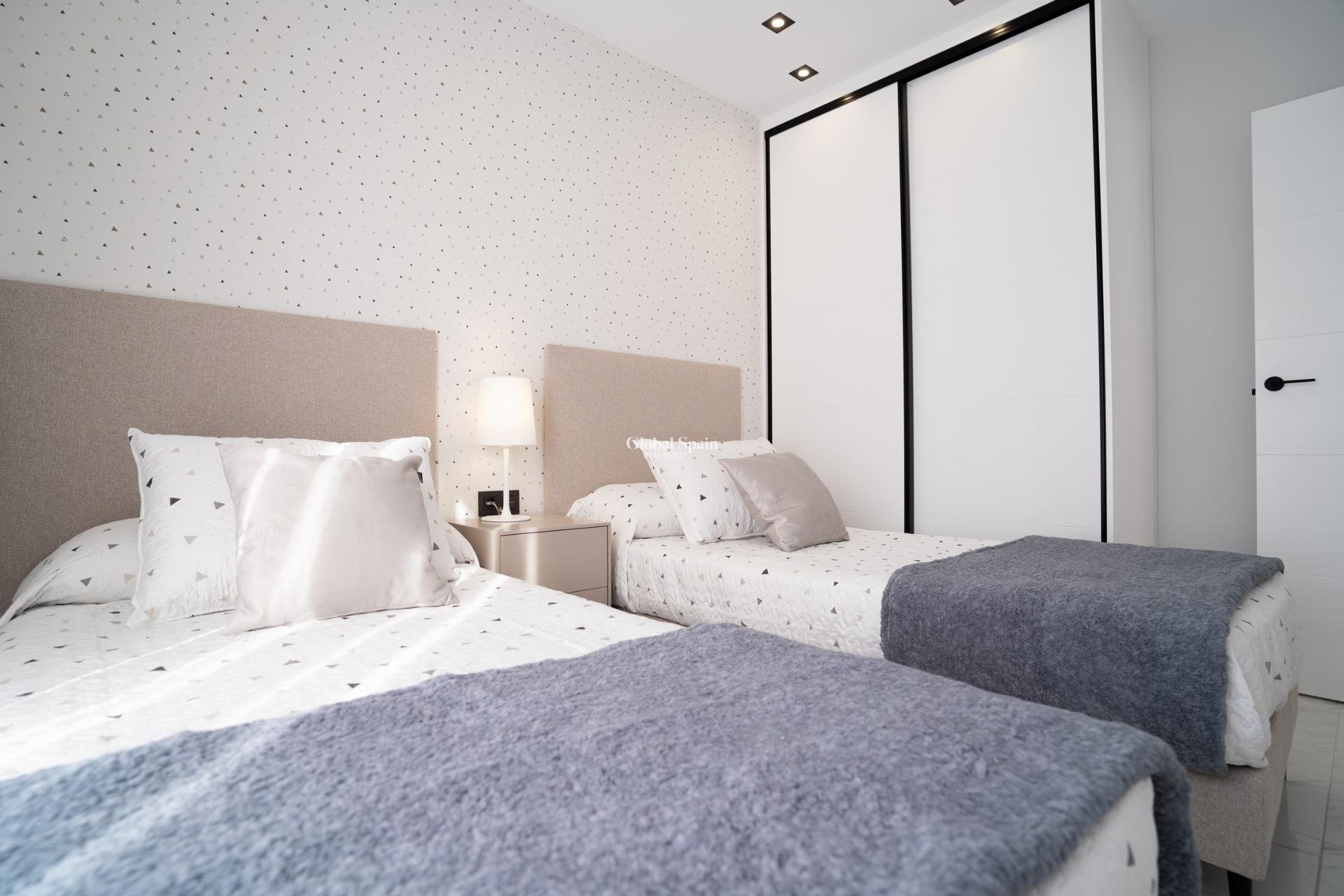 New Build - APARTMENT -
PILAR DE LA HORADADA - pueblo