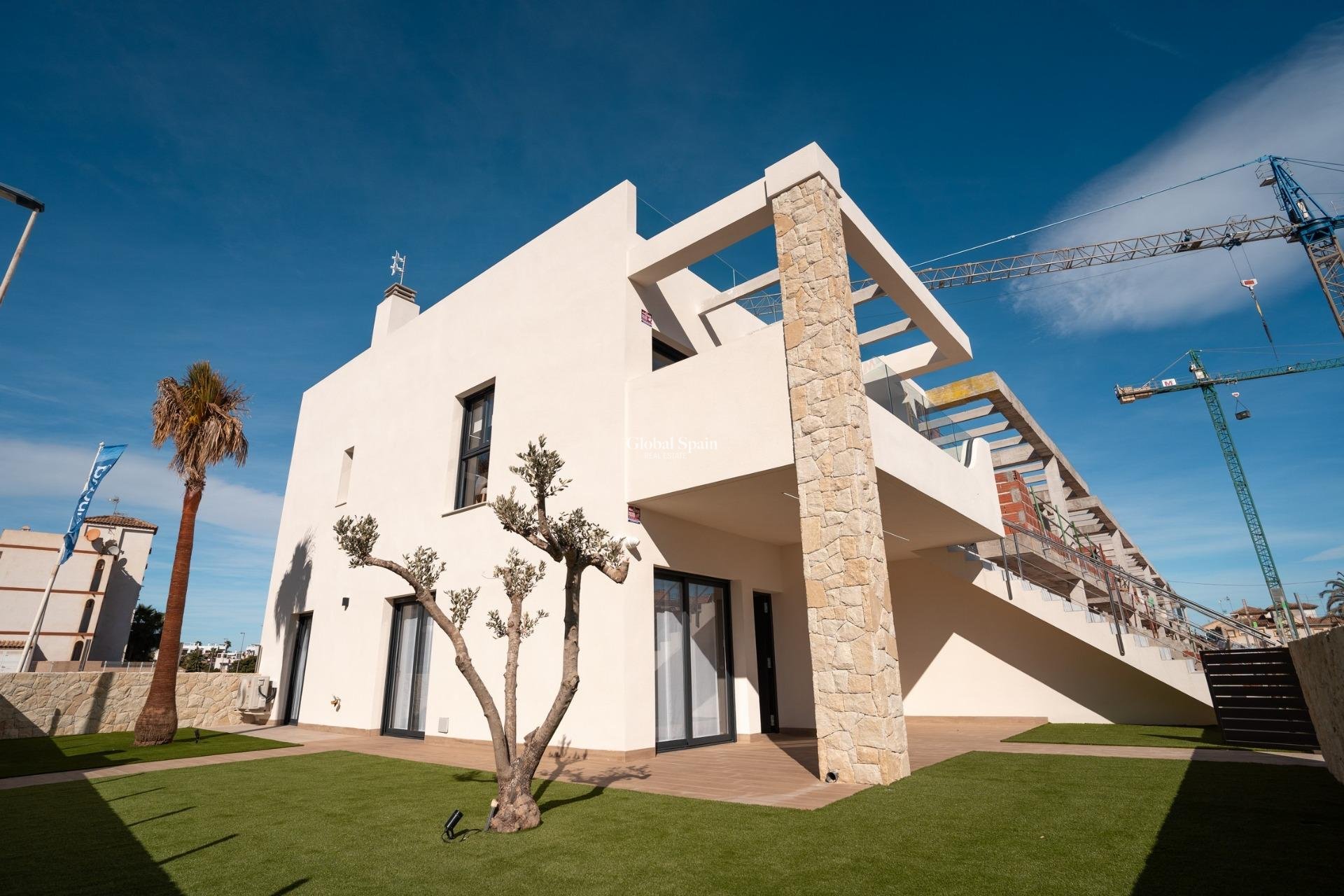 New Build - APARTMENT -
PILAR DE LA HORADADA - pueblo
