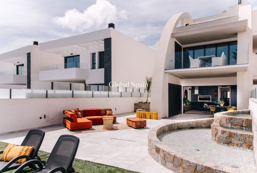 New Build - APARTMENT -
ROJALES - La Marquesa Golf