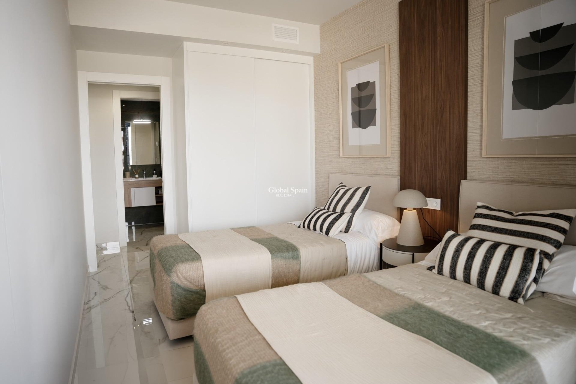 New Build - APARTMENT -
ROJALES - Lo Marabú