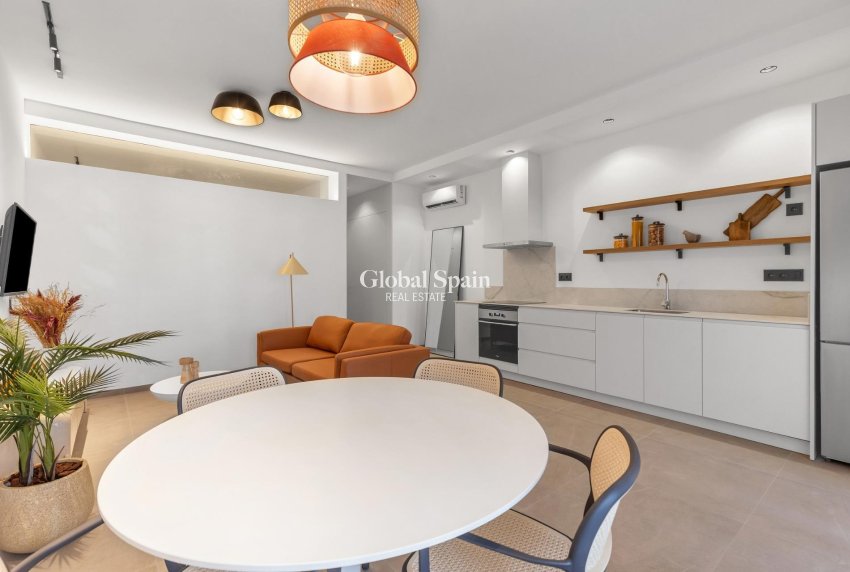 New Build - APARTMENT -
TORREVIEJA - Playa Los Naufragos