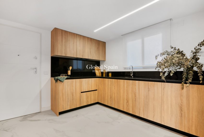 New Build - APARTMENT -
TORREVIEJA - Punta Prima