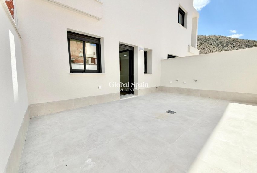 New Build - HOUSE -
COX - San Fernando