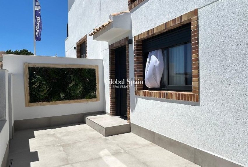 New Build - HOUSE -
PILAR DE LA HORADADA