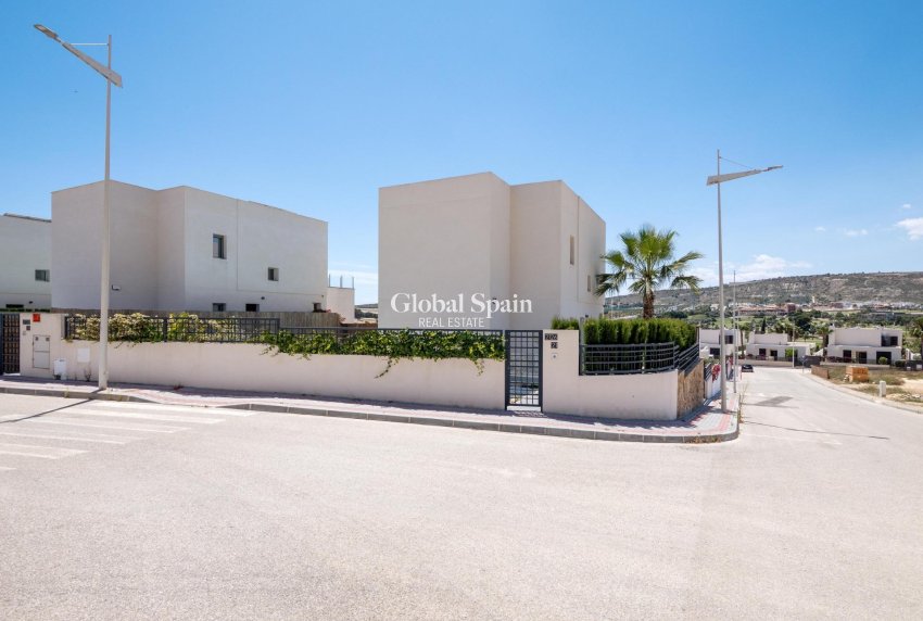 New Build - VILLA -
ALGORFA - LA FINCA GOLF / ALGORFA