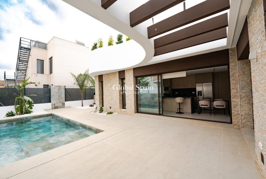 New Build - VILLA -
ALMORADÍ