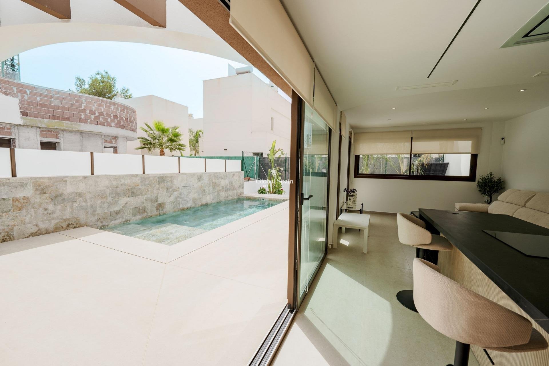 New Build - VILLA -
ALMORADÍ
