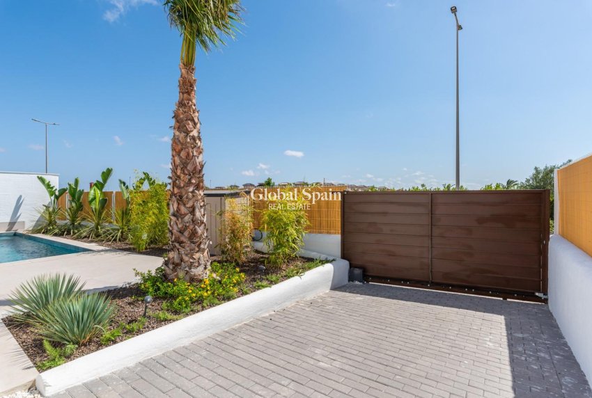 New Build - Villa -
BENIJÓFAR - Center