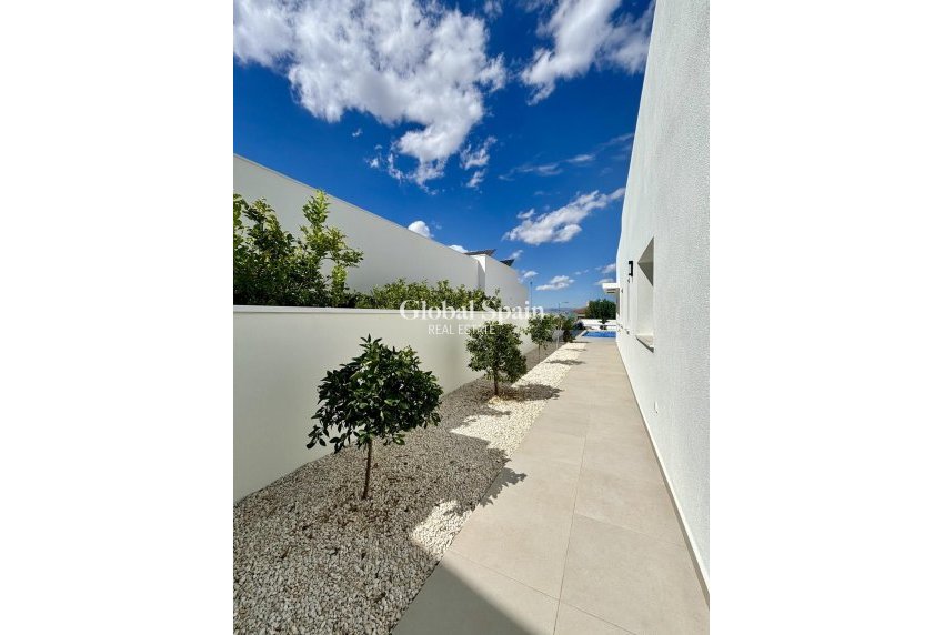 New Build - VILLA -
BENIJÓFAR - Pueblo